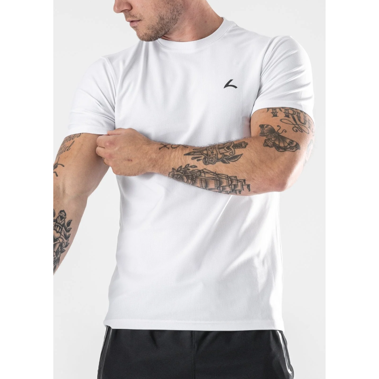 قميص ريفا الرياضي - شبكة بيضاء